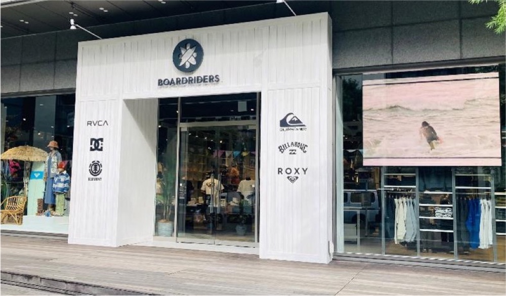 Retail — 小売（直営店舗）